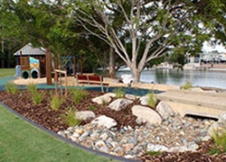 Lions Park (Noosa Heads), Noosa Parade