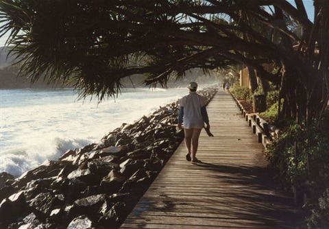 Main Beach 1995 - boardwalk.JPG
